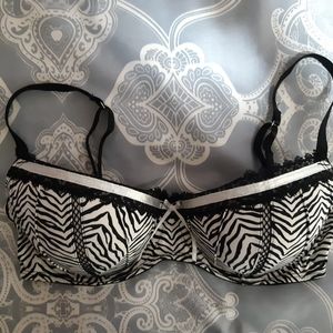 36B Candie's Bra - NWOT